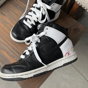 WOMENS Nike high top dunks
